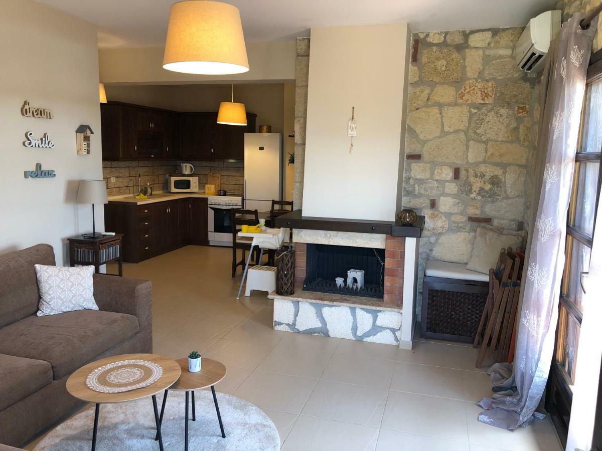 Holliday Stone Villa Psakoudia Exterior foto